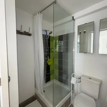 Tiny House A 50m De La De Miomo *