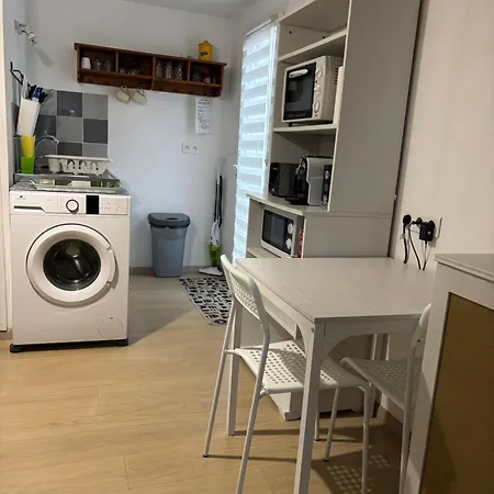 Tiny House A 50m De La De Miomo *