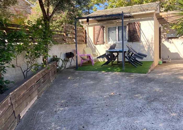 Apartment Tiny House A 50m De La De Miomo Marine du Miomo